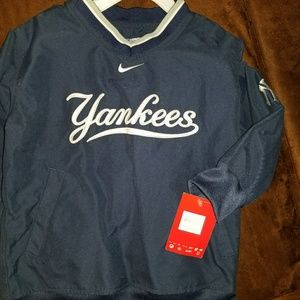 Yankee pullover